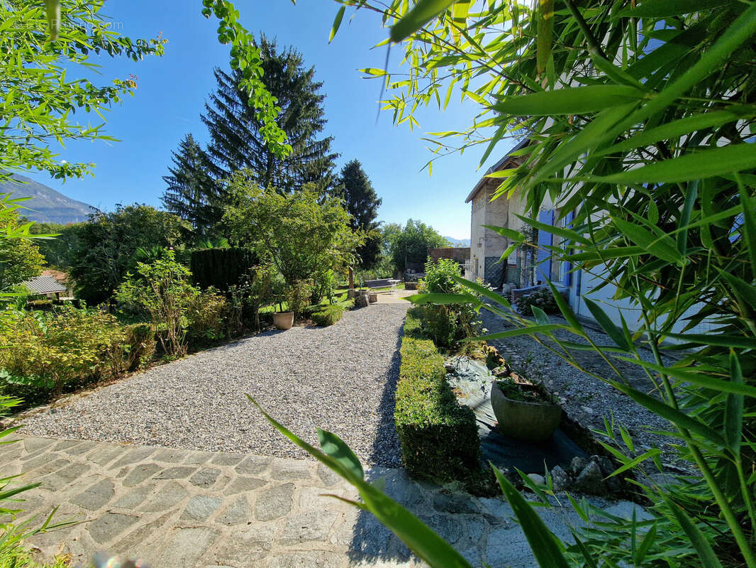 Maison à CEYZERIEU