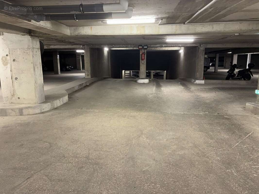 Parking 12 m² à Vincennes  - photo 4