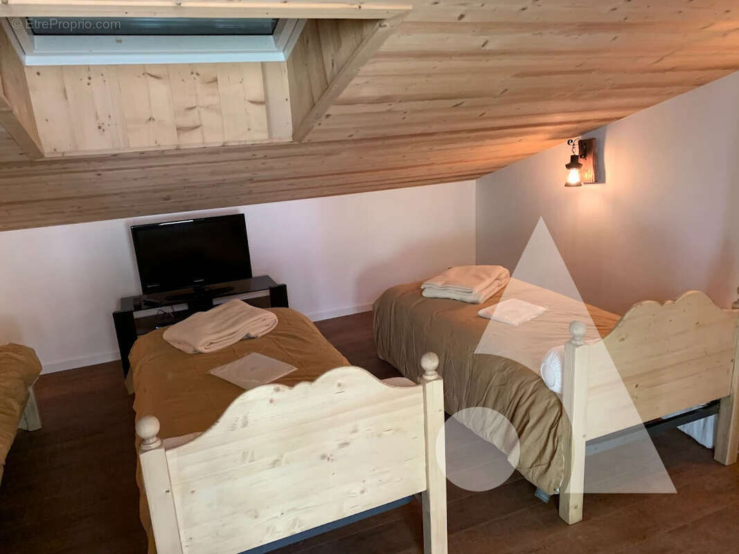 Maison à SAINT-APOLLINAIRE-DE-RIAS