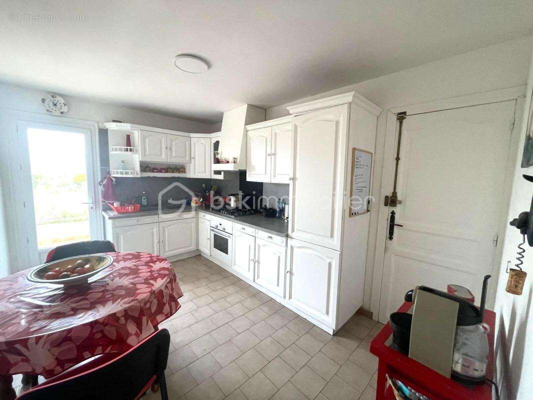 Balaruc les Bains, villa 2 chambres et une 3ème dans une annexe 88 m² environ proche commerces - photo 5