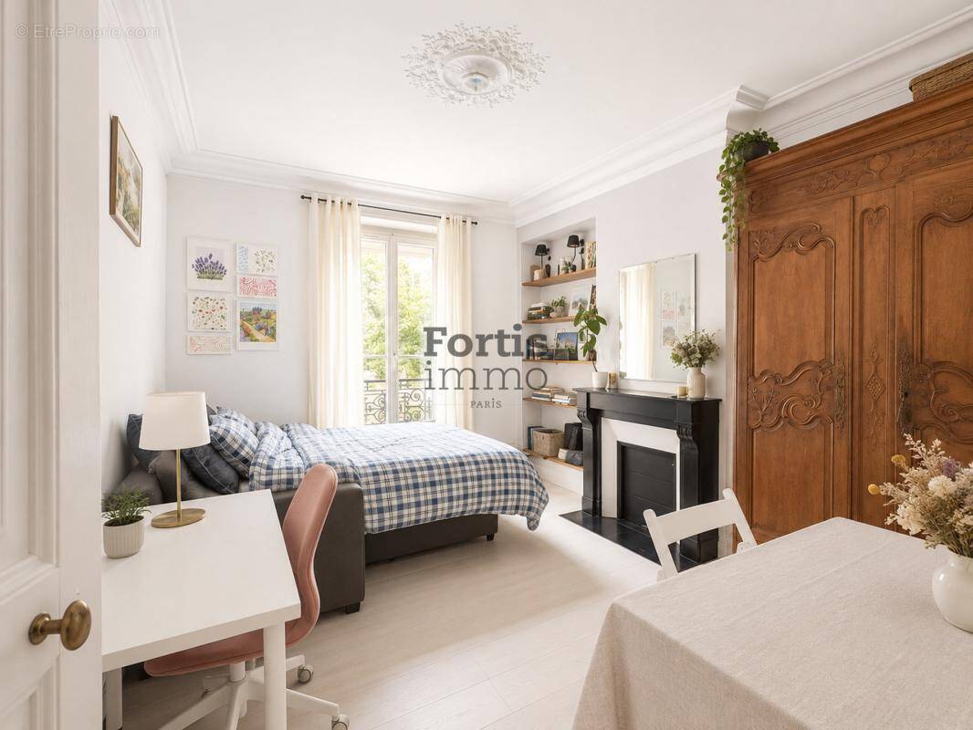 Appartement à PARIS-14E