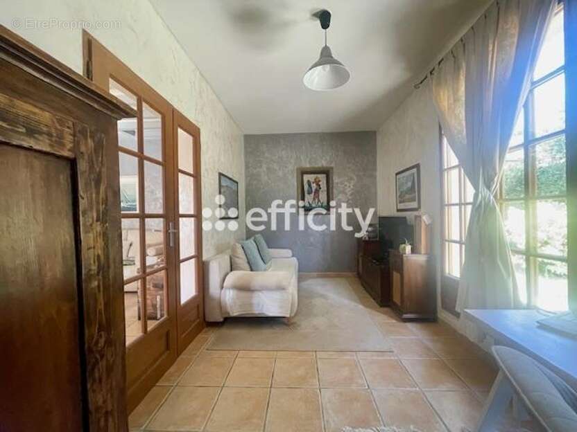 Maison à SALAISE-SUR-SANNE