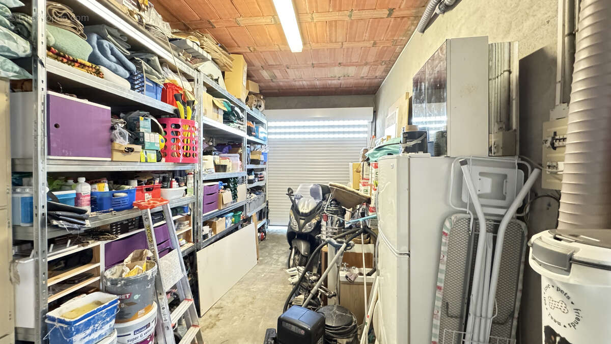 Maison à SAINT-LAURENT-DE-LA-SALANQUE