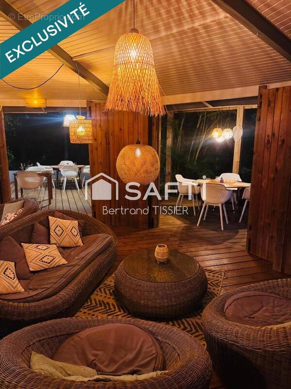 Photo 1 - Commerce à LES ANSES-D'ARLET