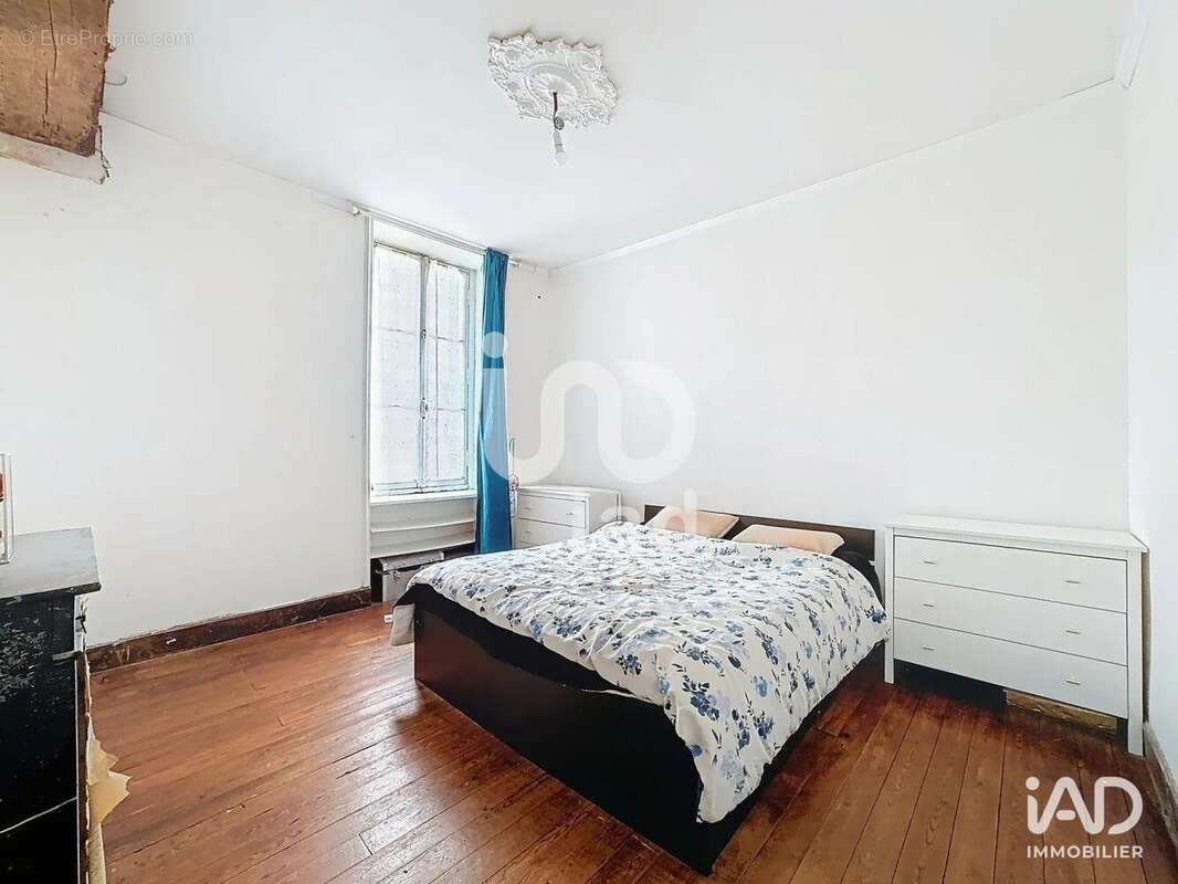 Photo 7 - Commerce à NOUANS-LES-FONTAINES