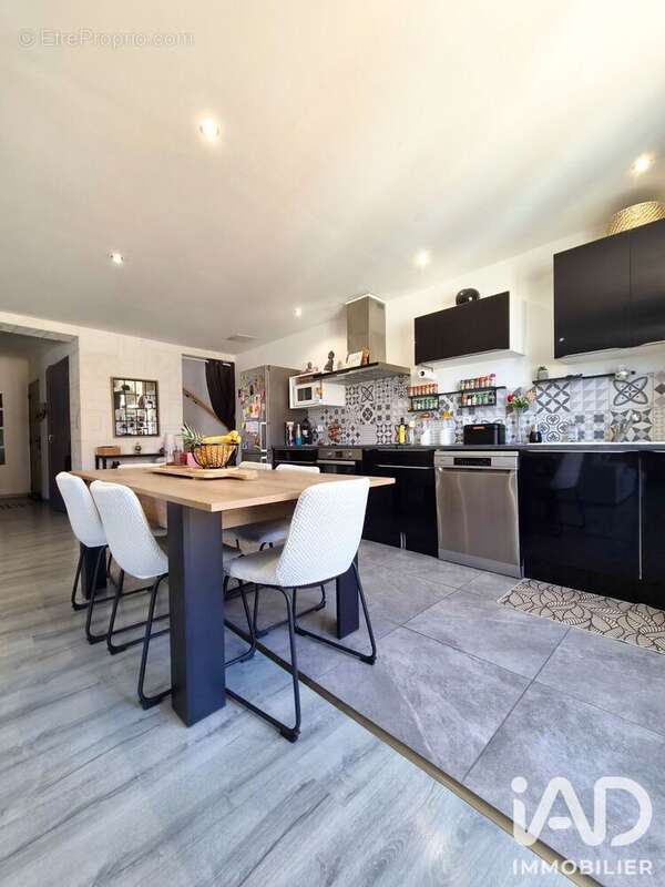 Appartement 93 m² à Pia  - photo 6