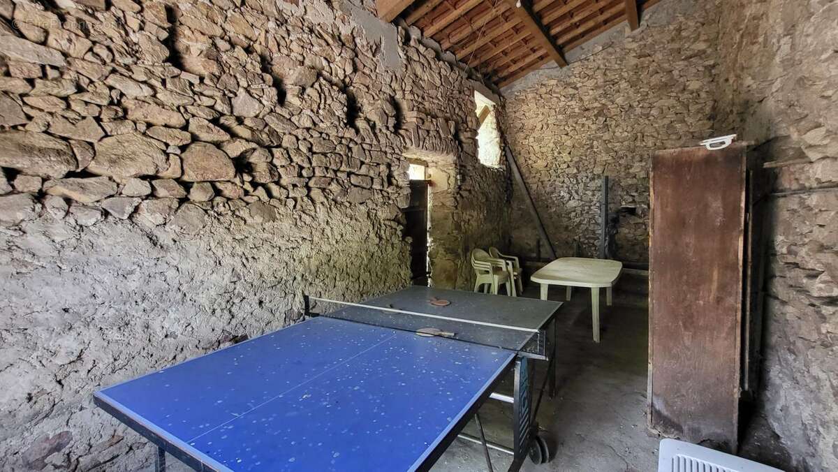 Mas avec dépendances et bergerie - photo 18