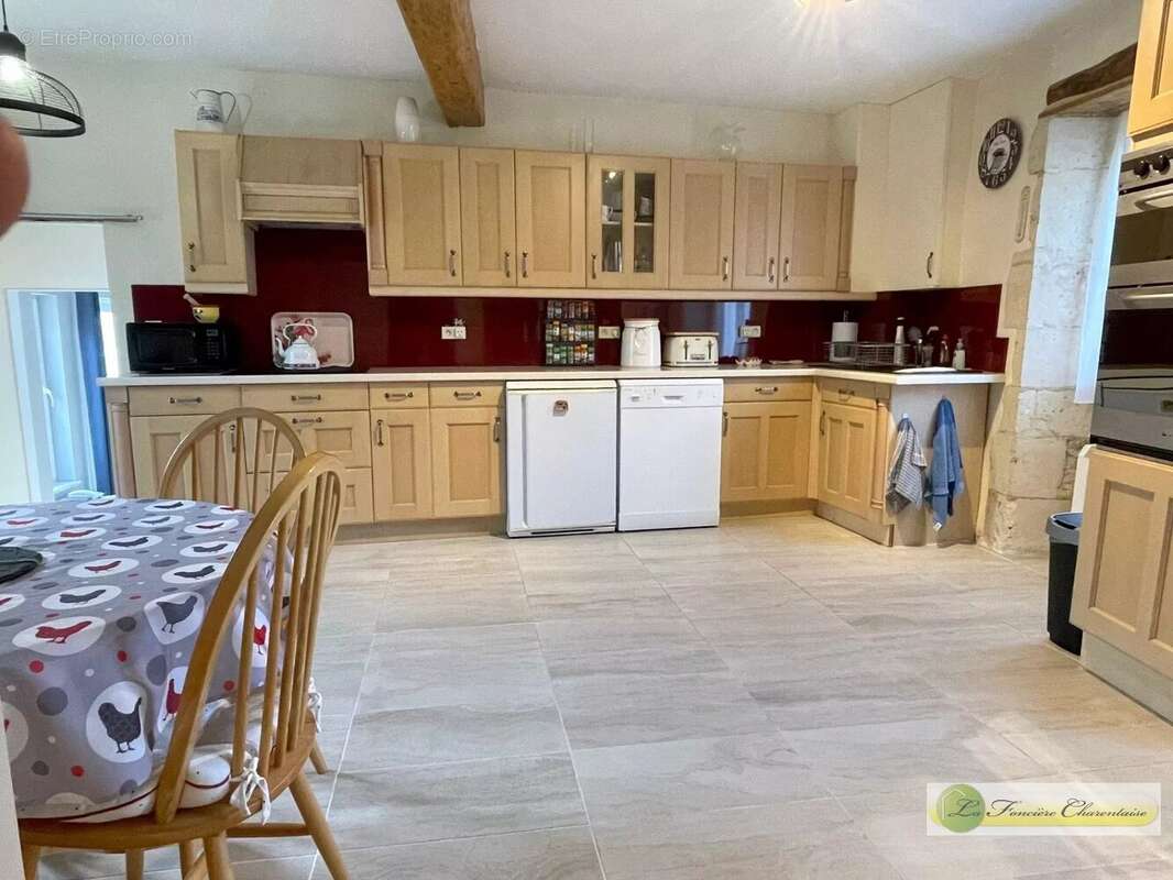 Maison à SAINT-FRAIGNE