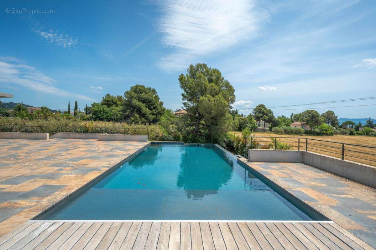 Résidence de Caractère & de Prestige  310 m² + 257 m² Aménageables  Cadre Naturel Privilégié - photo 15