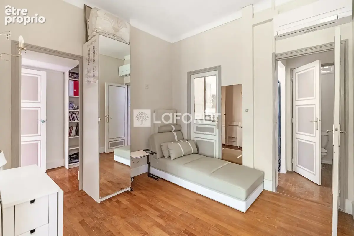 Luminosite - beaux volumes - copropriete art deco - photo 5