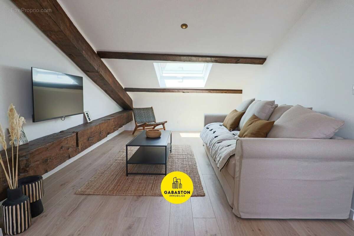 Appartement à MARSEILLE-5E