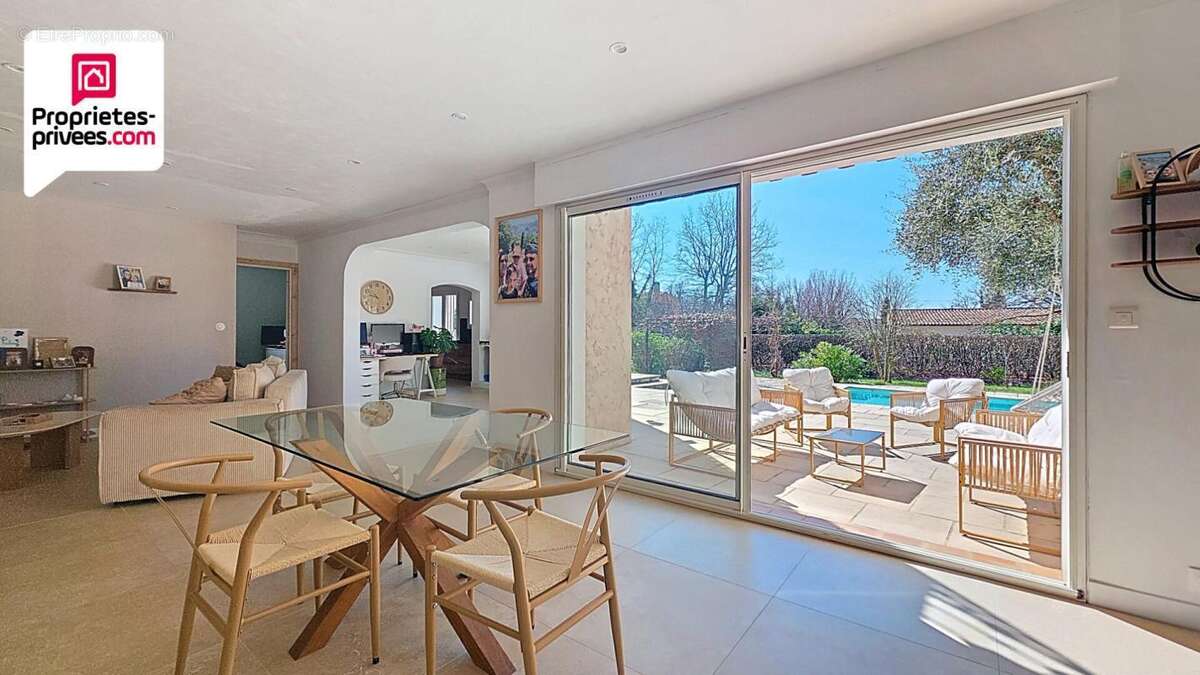 Maison à SAINT-CEZAIRE-SUR-SIAGNE