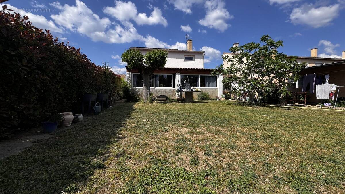 Maison à LE PONTET