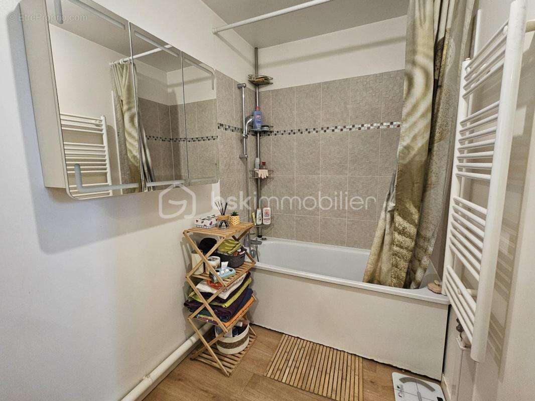 Appartement dernier étage F2 44m² terrasse 14m² SUD parking DPE C - photo 9