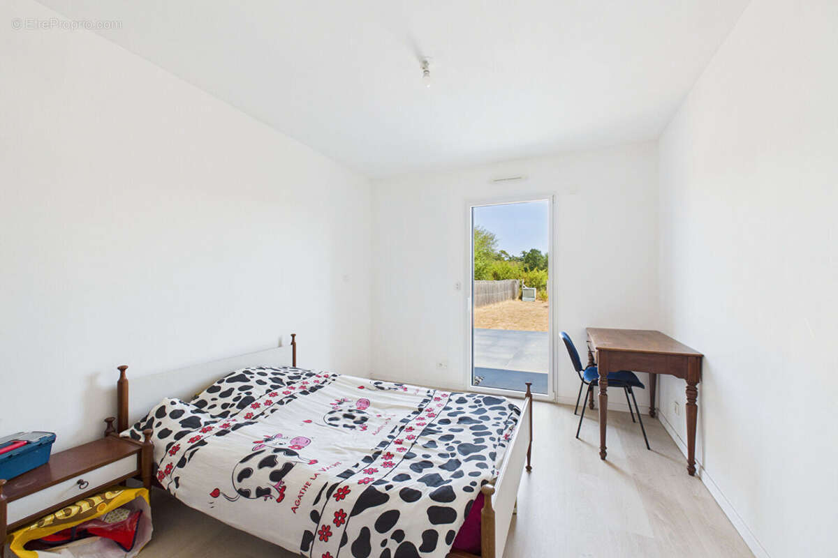 Maison contemporaine de plain pied -156 m² - terrain 1040 m² - la roche sur yon - photo 11
