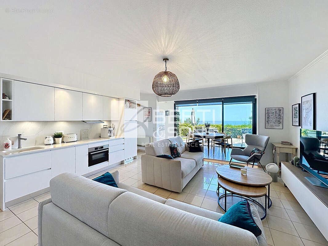 Appartement à MANDELIEU-LA-NAPOULE