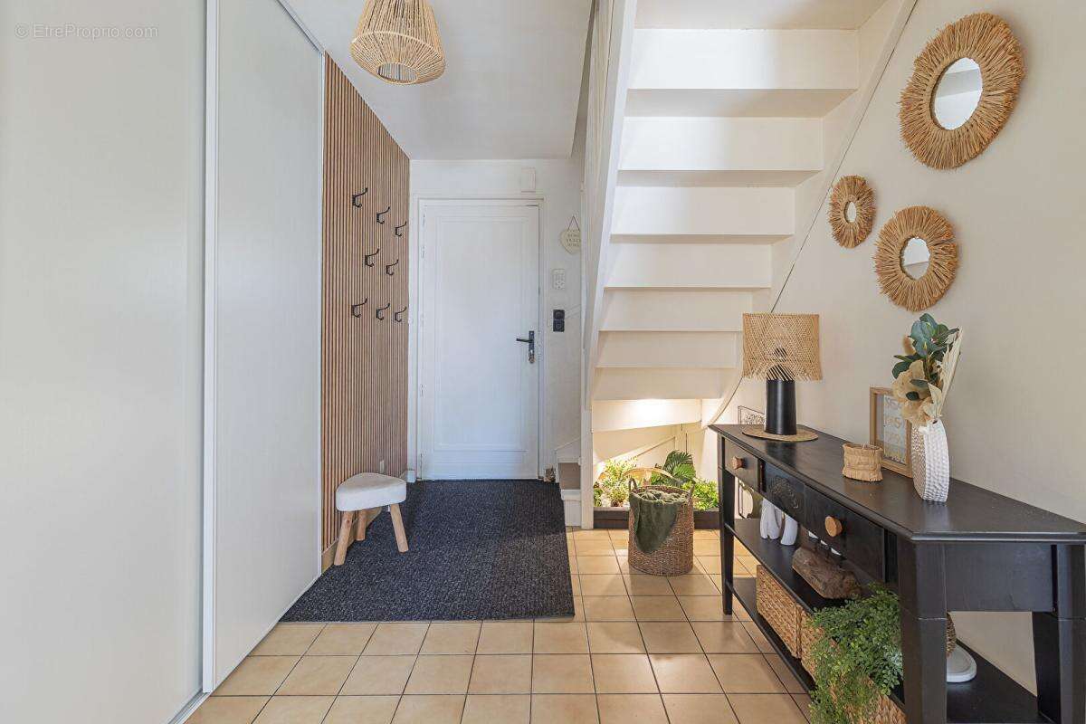 Angers quartier Camus / Nazareth - Maison familiale non mitoyenne - 5 chambres, jardin et terrasse. Vie de plain-pied - photo 7