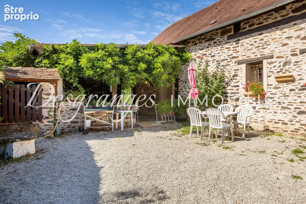 Maison 9 pièces 185 m² à vendre à Sarlande (24270) - photo 3