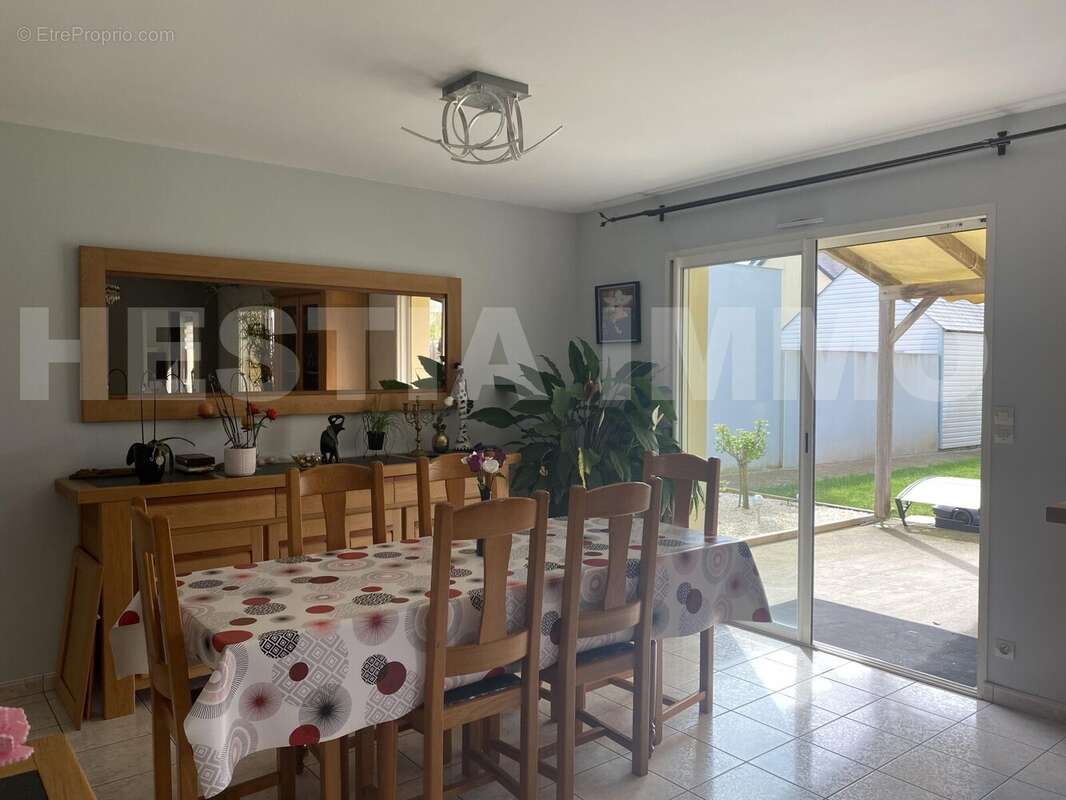 sam - Maison à SAINT-GEREON