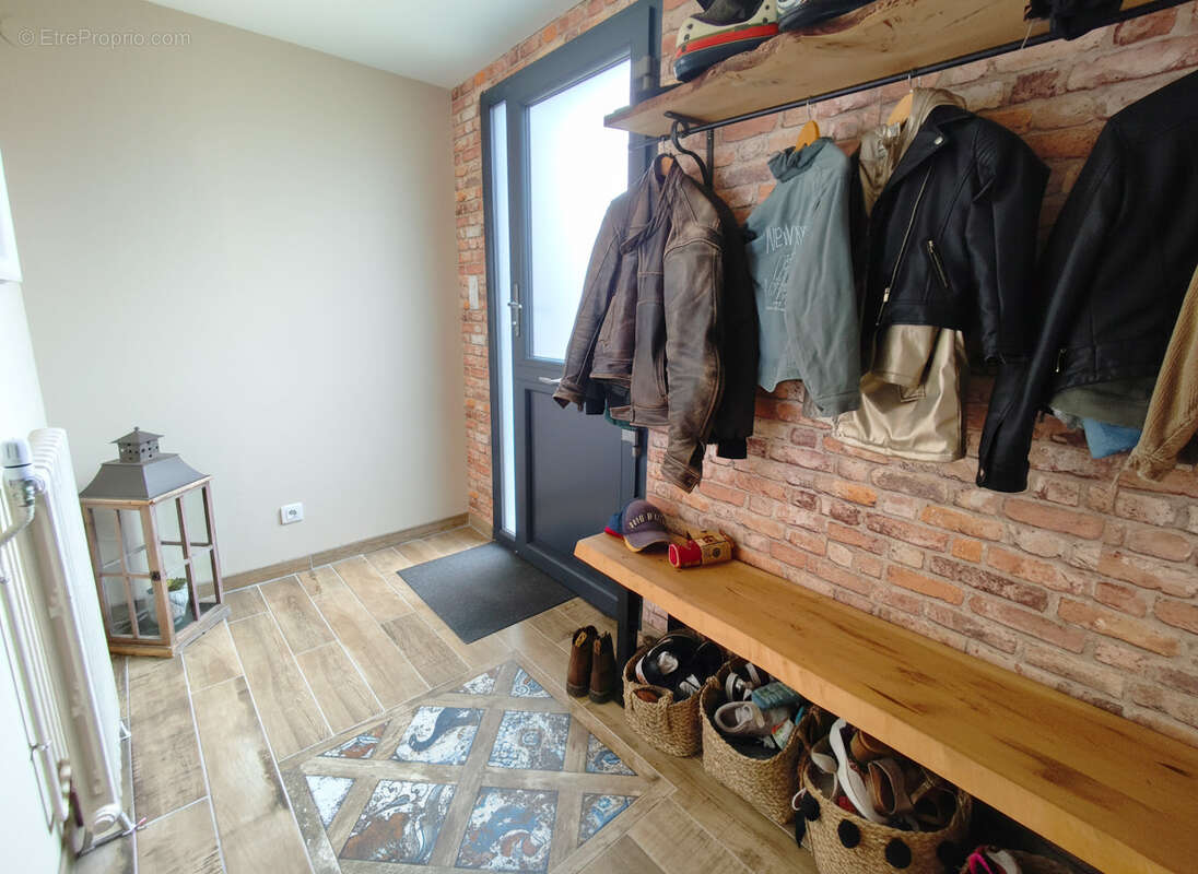 Maison renovee 4 chambres et double garage - photo 10