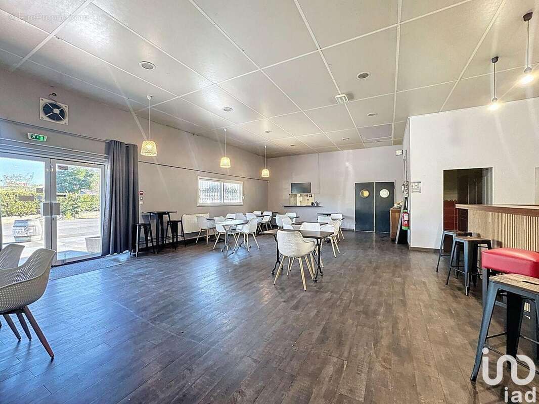 Photo 2 - Commerce à PEZENAS