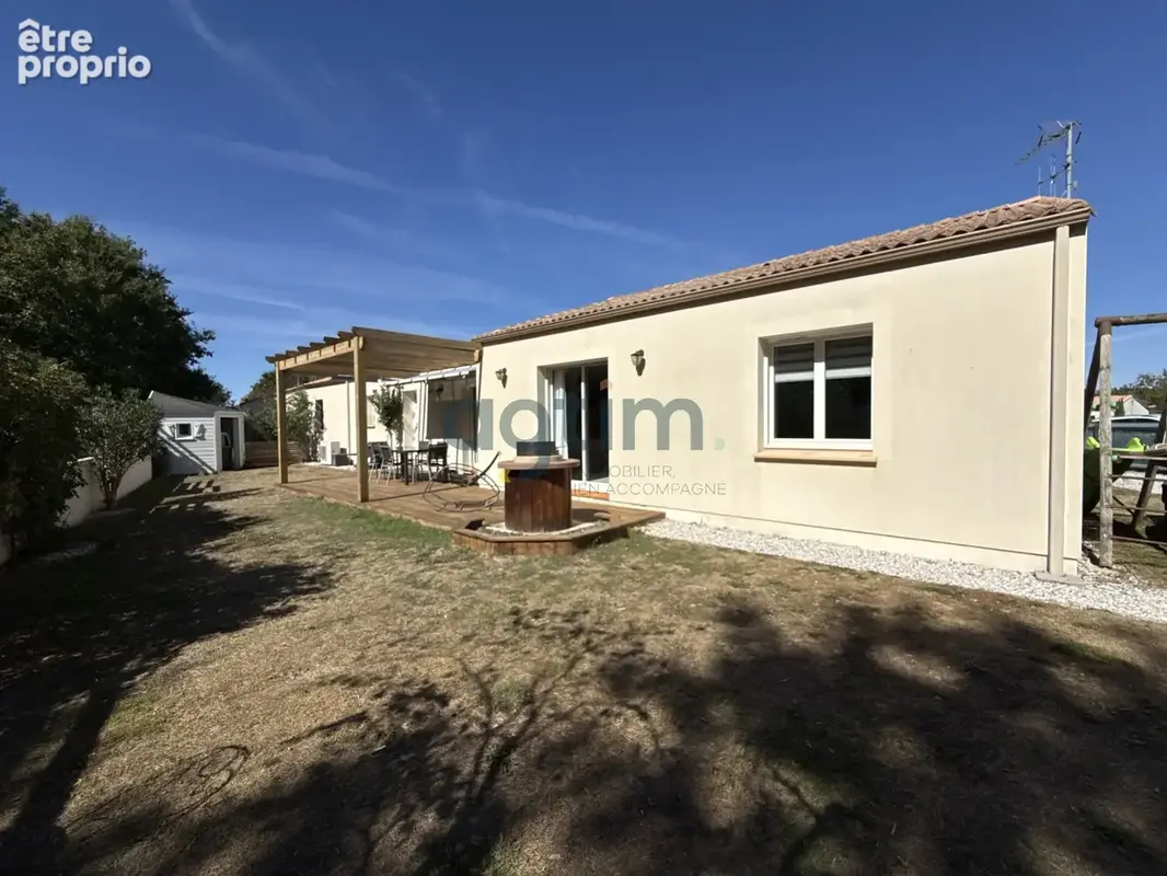 Maison à MONTAIGU