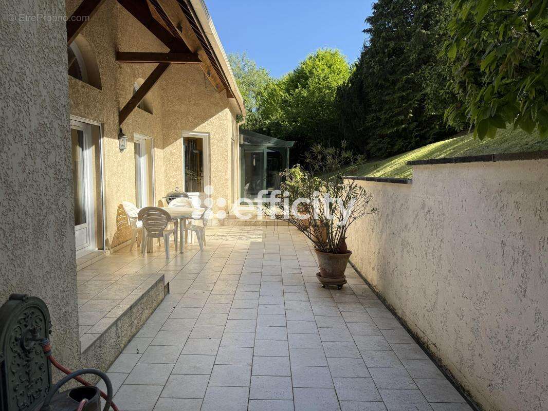 Maison à LEVIS-SAINT-NOM
