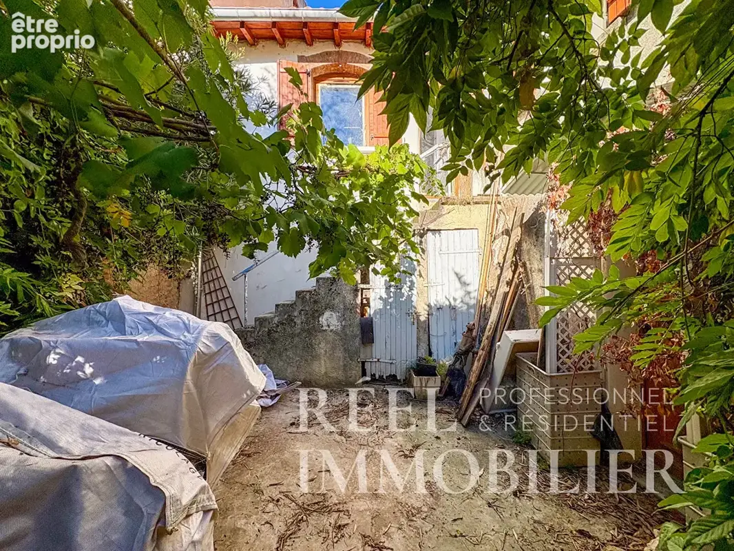 Maison de village en pierre à rénover avec cour et jardin - photo 6