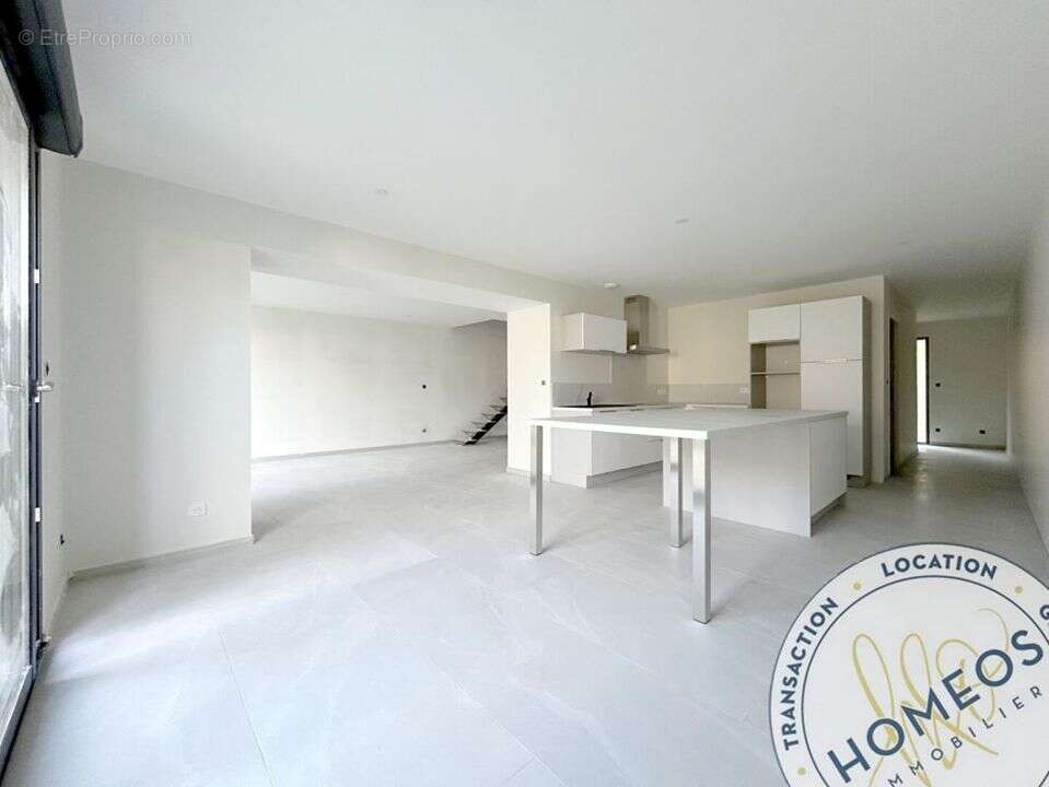Maison 152 m² à Tossiat  - photo 77