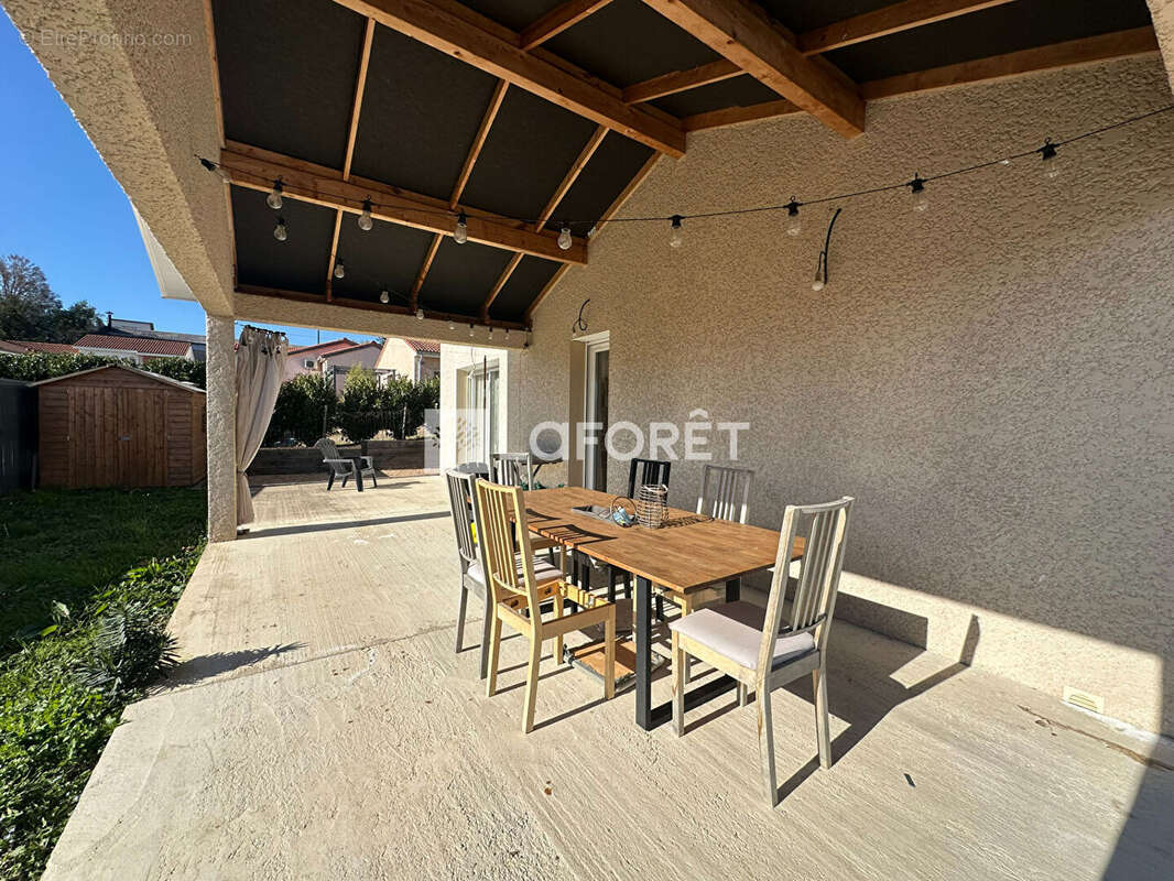 Maison à CHANOZ-CHATENAY