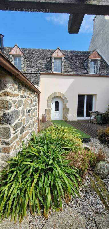 Maison à PLOUGASNOU