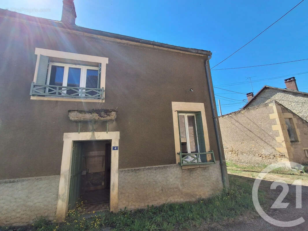 Maison à FLEZ-CUZY