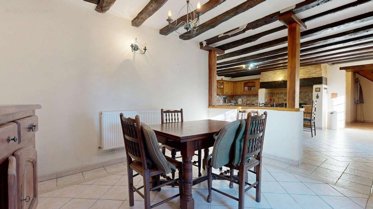 Salle à manger - Maison à SAINT-FELIX-DE-REILLAC-ET-MORTEMART