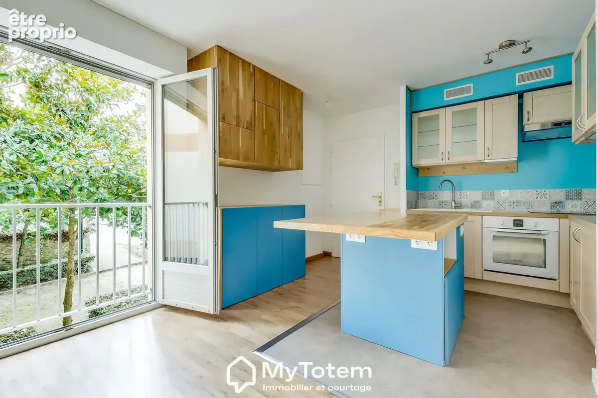 Superbe appartement entièrement rénové, où lumière, confort et qualité de vie se rejoigne. Ideal investissemen - photo 3