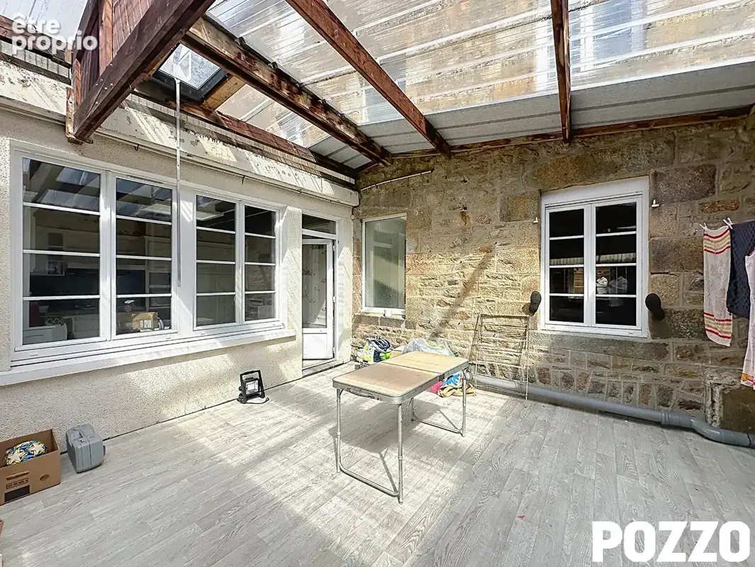 A Vendre - Avranches - Immeuble 15 pièce(s) 265.8 m² - Local commercial + 5 appartements - photo 6