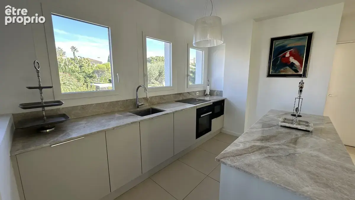 Maison 8 pièces 175 m² à vendre à Sanary-Sur-Mer (83110) - photo 2