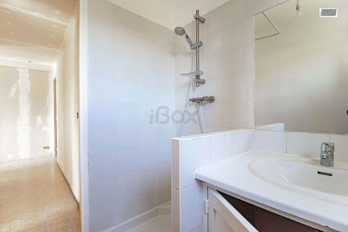 Toulon est - appartement 3 pieces - 2 chambre - balcon - parking collectif -cave - photo 15