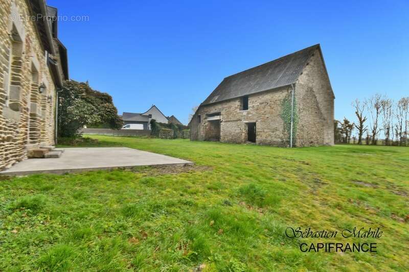 Maison rénovée + ancienne maison + (granges, écurie, étable)  LES PAS-PONTORSON (50) en Baie du Mont Saint Michel - photo 5