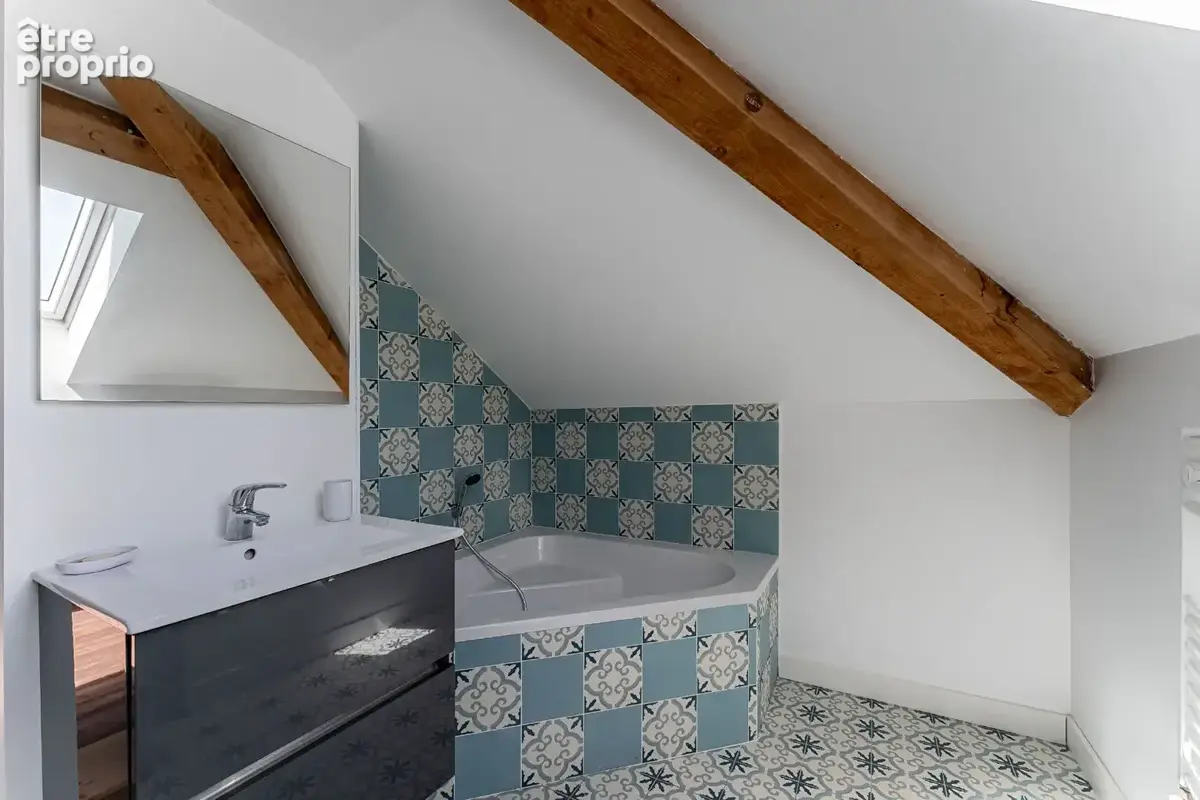 MAUBEC, villa avec 4 chambres, possibilité 5. - photo 8