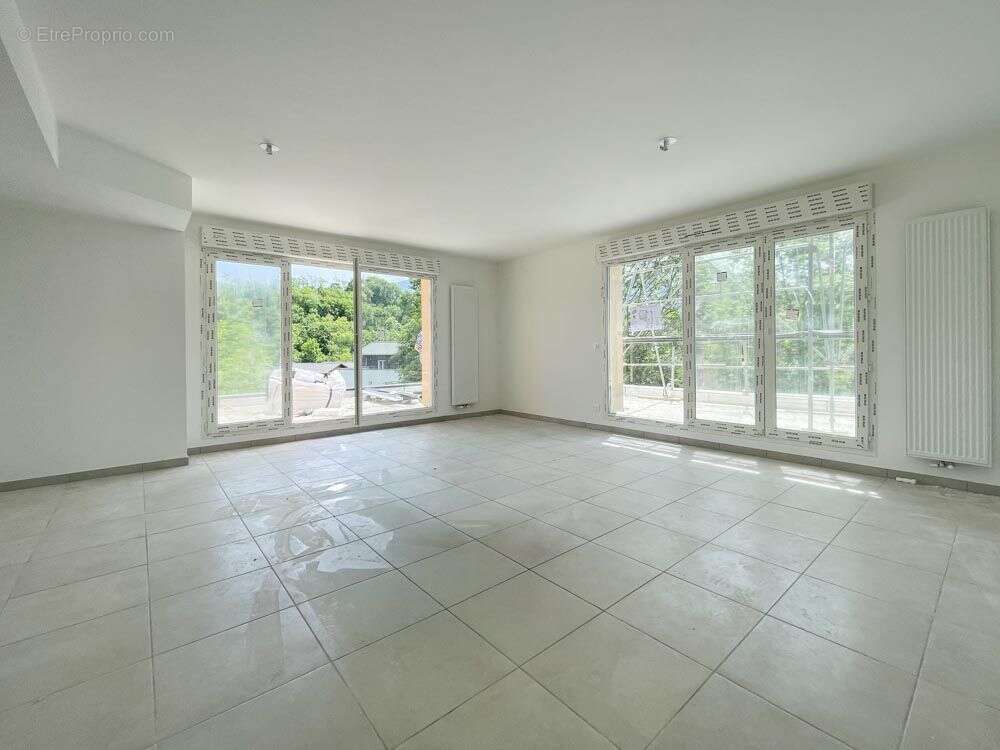 Appartement à COGNIN