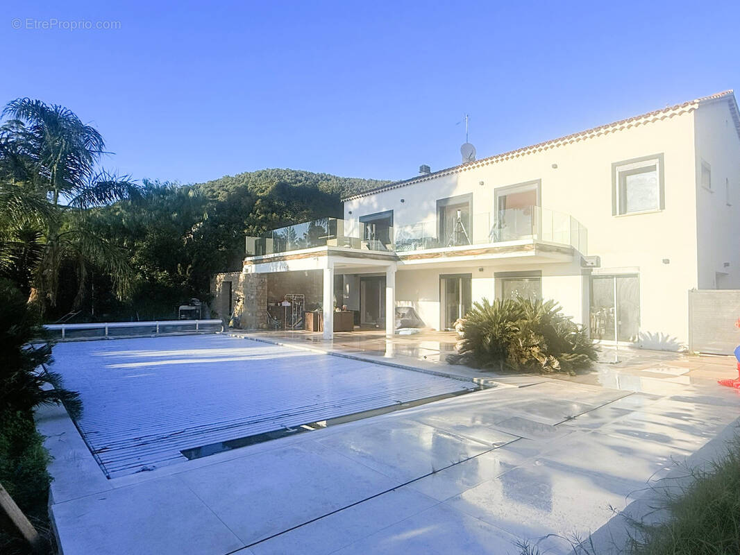 Maison à CARQUEIRANNE