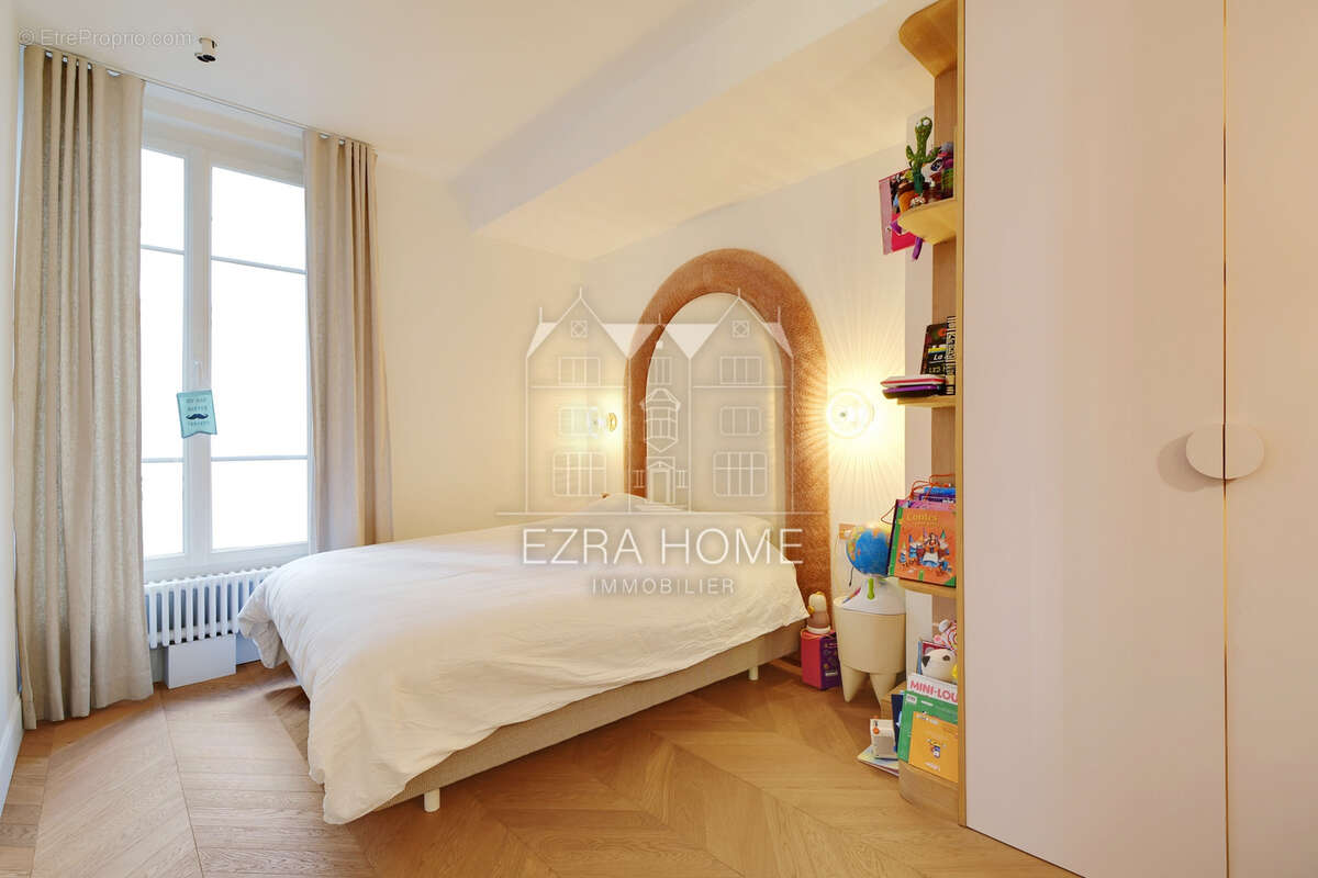 Appartement à NEUILLY-SUR-SEINE