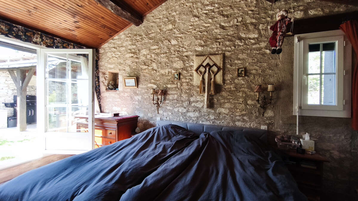 Maison à VILLESEQUE