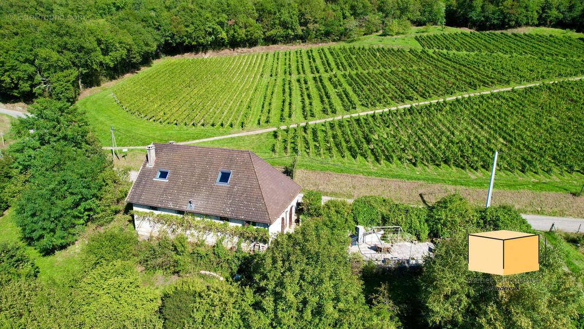 Maison à SERRIERES-EN-CHAUTAGNE