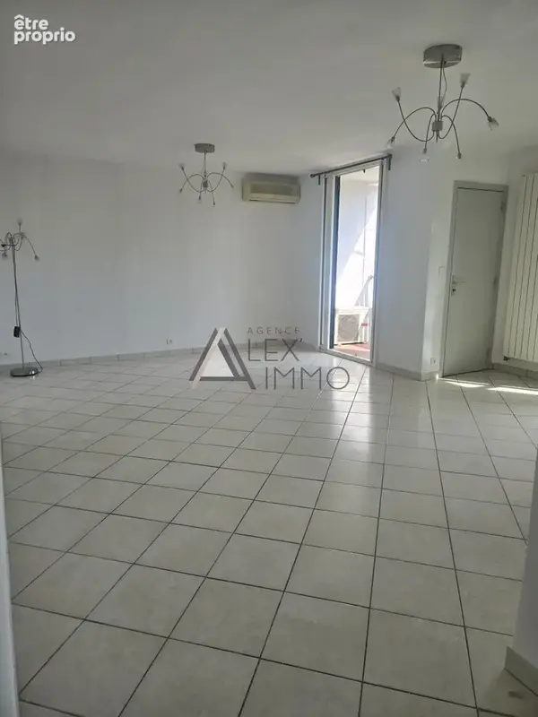 Appartement 3/4 pièces - 65,37 m2 - Marseille 12ème - 180.000 € - photo 3