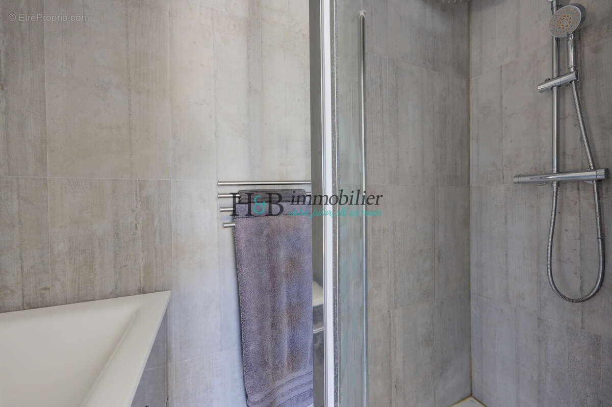 Maison à VERT-LE-GRAND