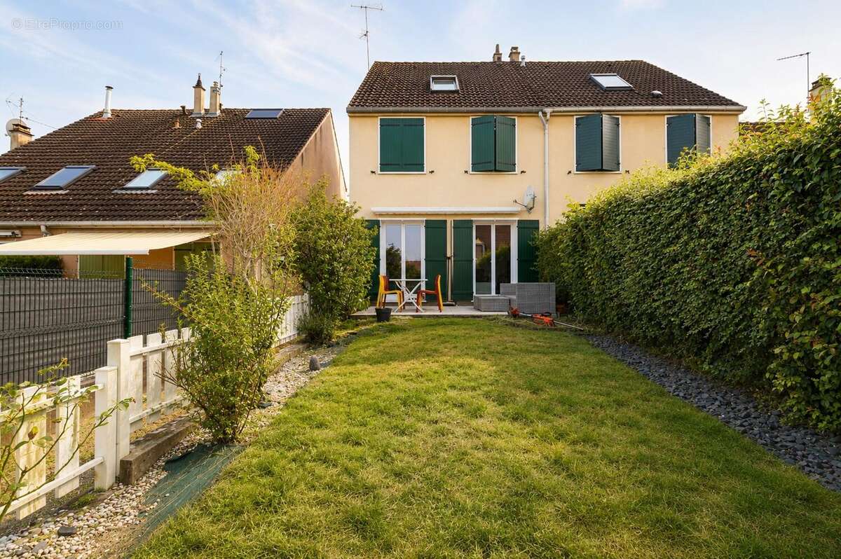 Maison à QUETIGNY