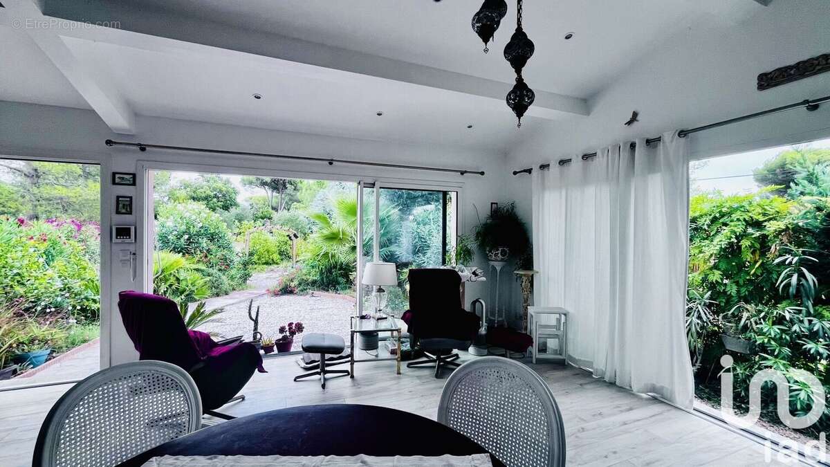 Photo 5 - Maison à PUGET-SUR-ARGENS