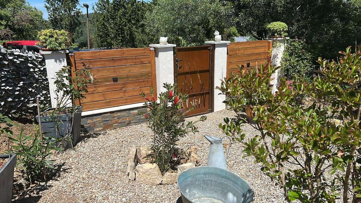 Maison à LE MUY