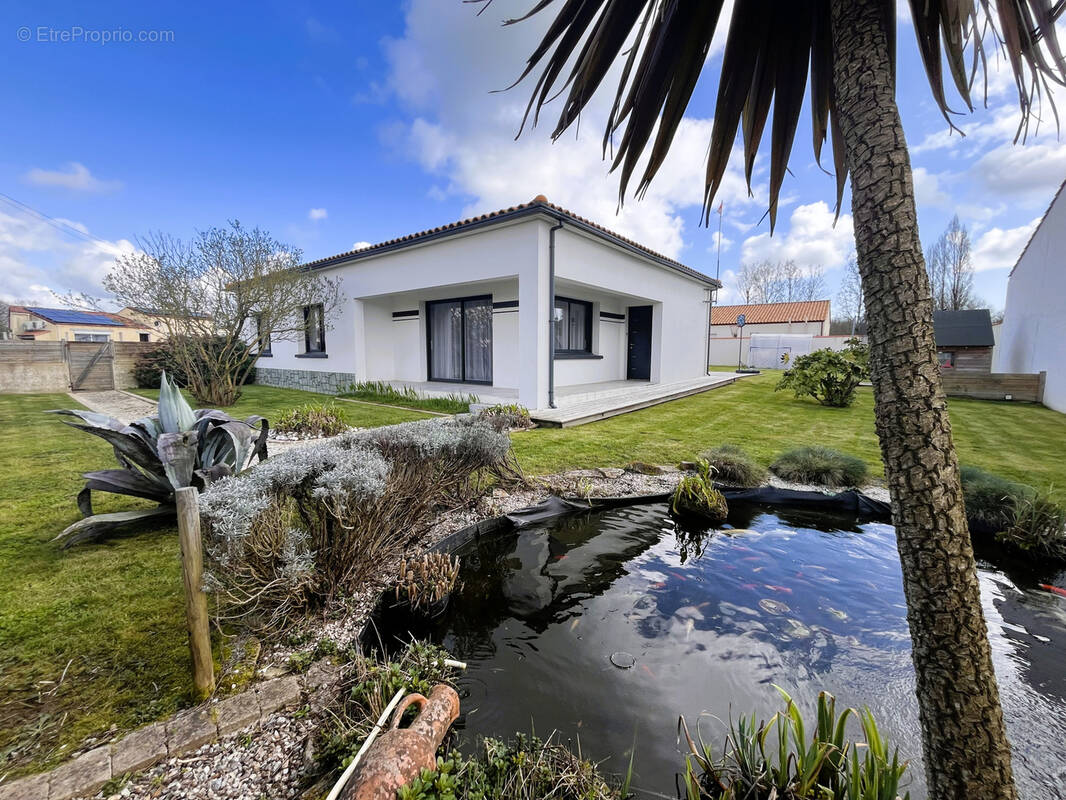 Maison à LE GIROUARD